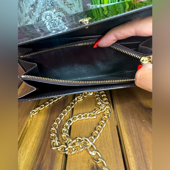 LOUIS VUITTON VERNIS BURGUNDY WALLET ON CHAIN/CROSSBODY - Picture 13 of 15